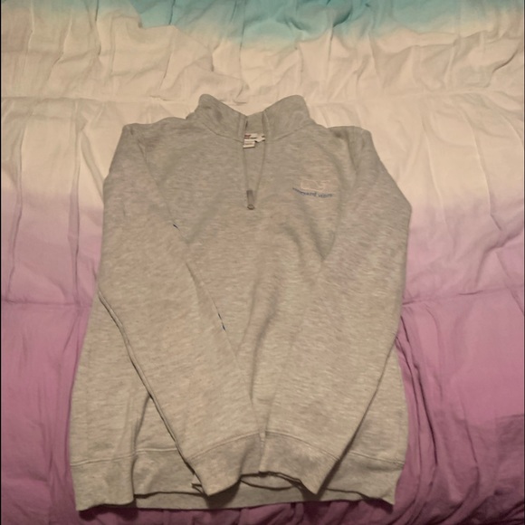Vineyard Vines Tops - vineyard vines sweatshirt
